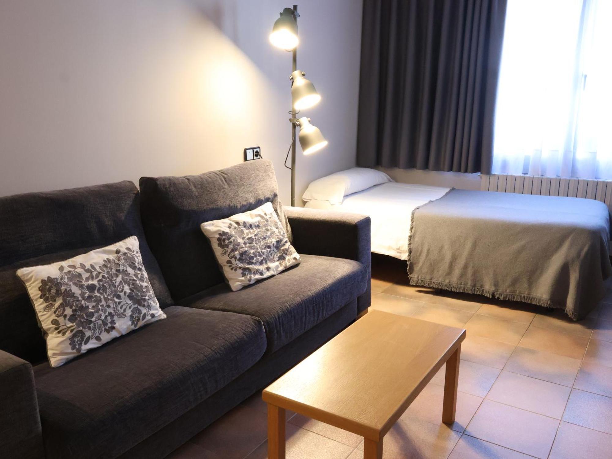 Aparthotel El Serch Andorra la Vella Ngoại thất bức ảnh