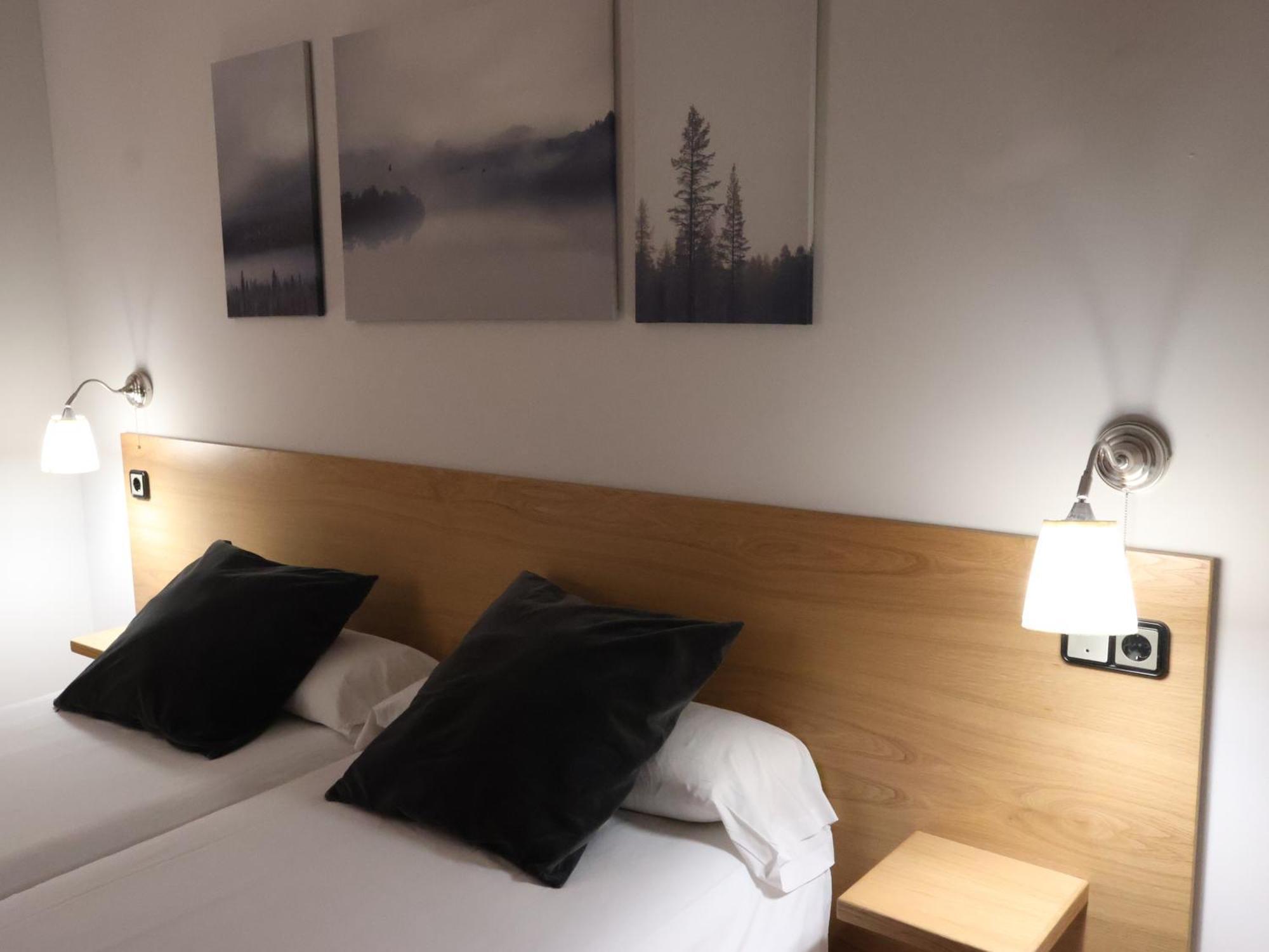 Aparthotel El Serch Andorra la Vella Ngoại thất bức ảnh