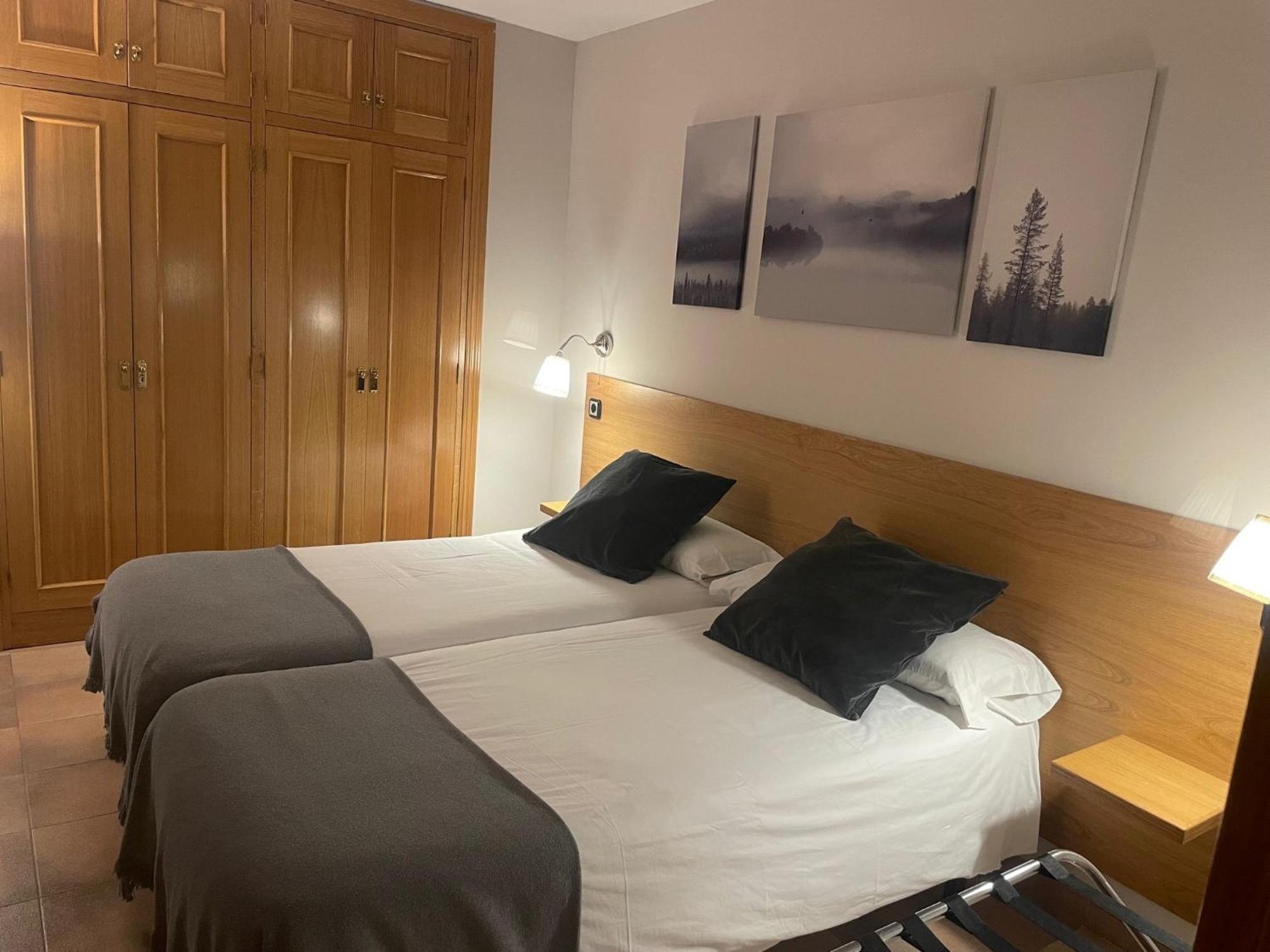 Aparthotel El Serch Andorra la Vella Ngoại thất bức ảnh