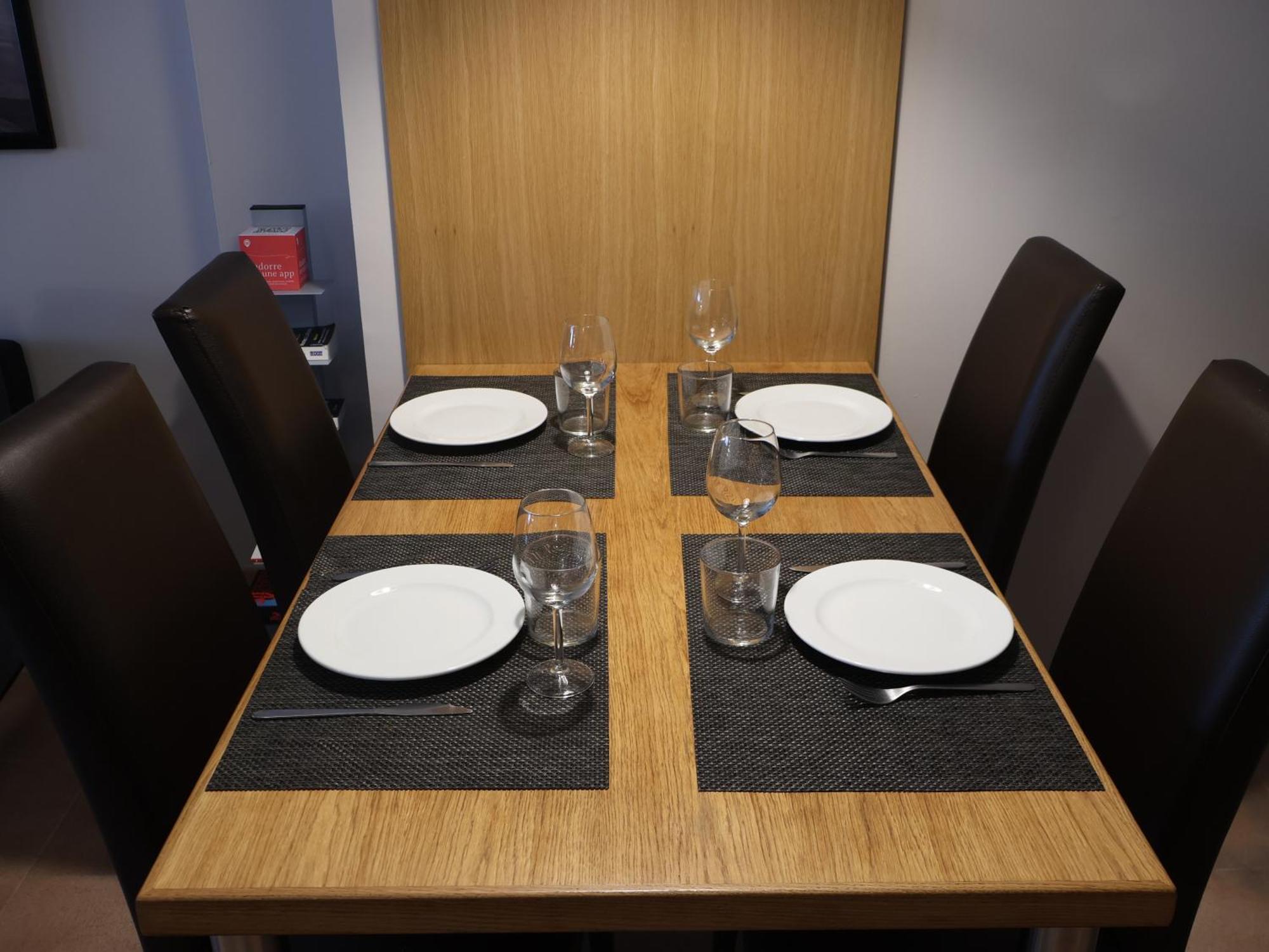 Aparthotel El Serch Andorra la Vella Ngoại thất bức ảnh