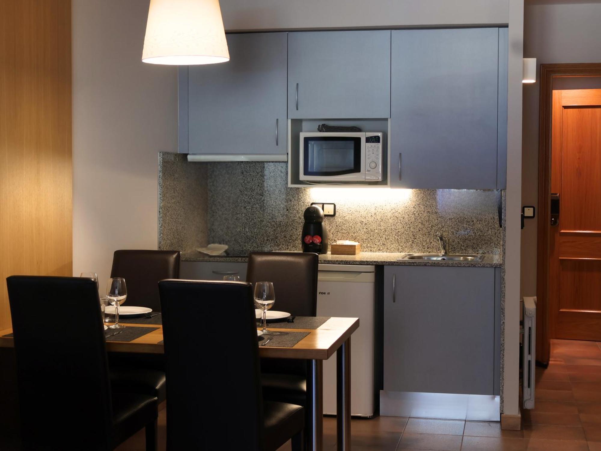 Aparthotel El Serch Andorra la Vella Ngoại thất bức ảnh