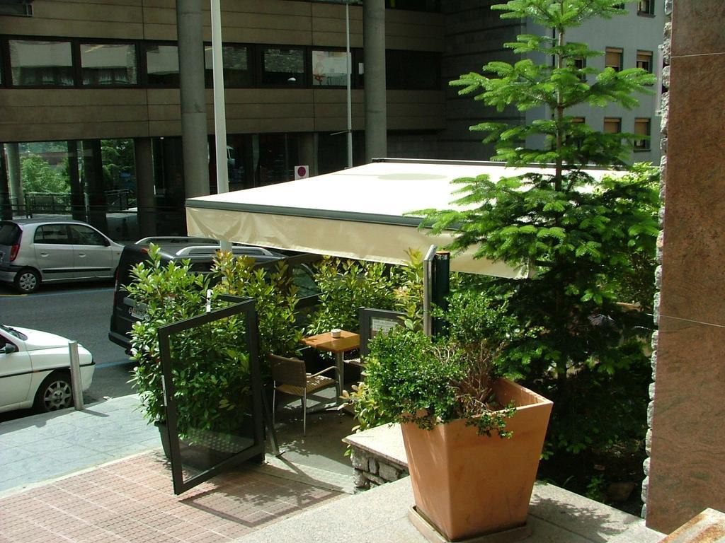 Aparthotel El Serch Andorra la Vella Ngoại thất bức ảnh