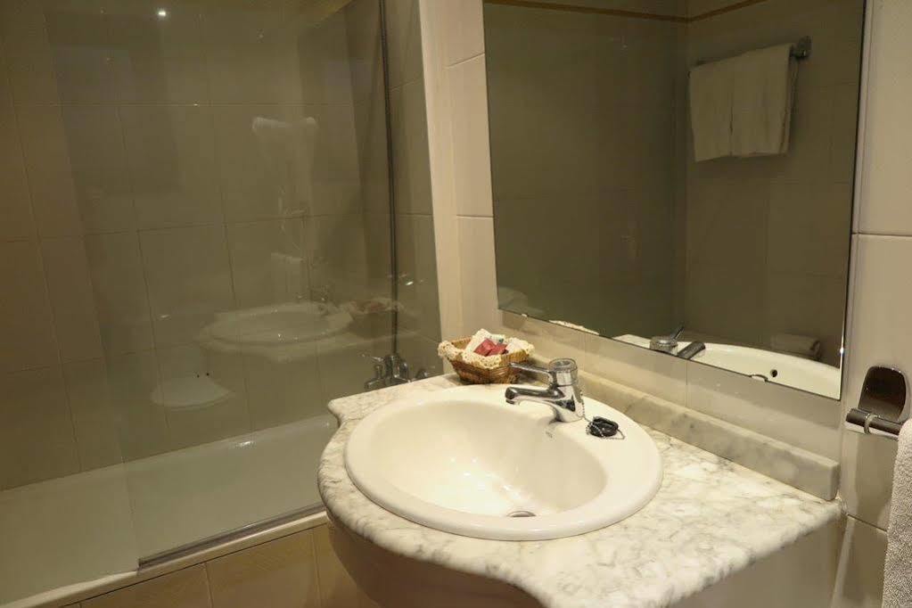 Aparthotel El Serch Andorra la Vella Ngoại thất bức ảnh