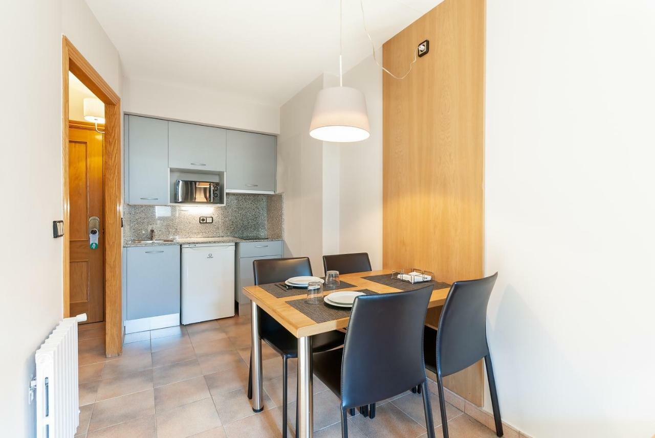 Aparthotel El Serch Andorra la Vella Ngoại thất bức ảnh