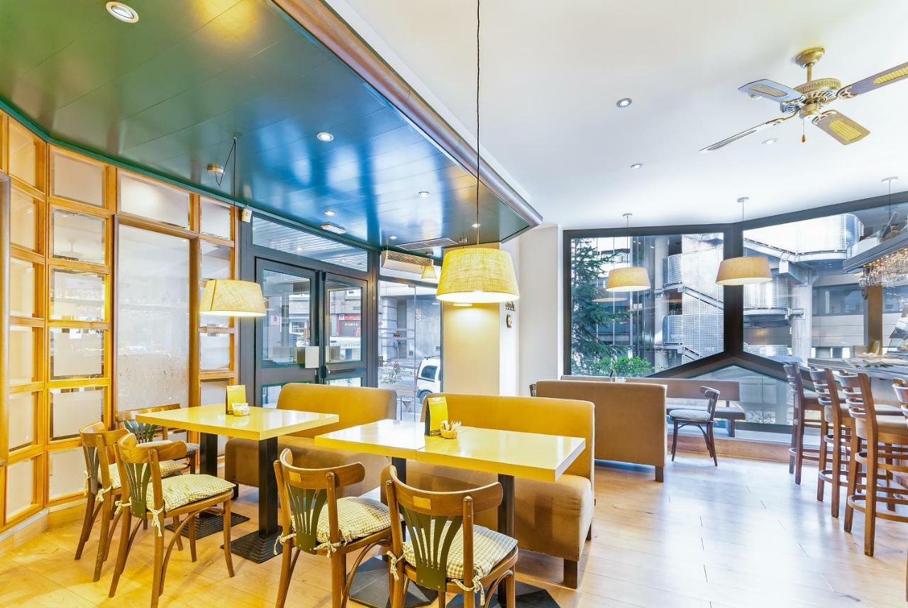 Aparthotel El Serch Andorra la Vella Ngoại thất bức ảnh
